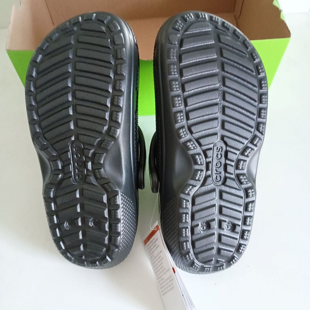 NWT Crocs classic adult fur lined clogs, black, women's 6 men's 4 - Picture 5 of 6